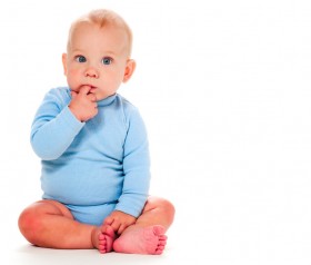 8 miesiąc życia niemowlęcia kalendarz rozwoju niemowlęcia
