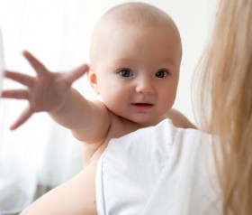 lęk separacyjny u niemowląt