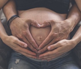 Masowanie brzucha w ciąży