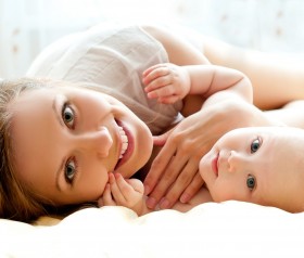 rozwój sensomotoryczny niemowlęcia