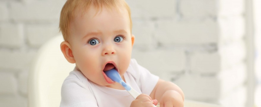 Jak karmić niemowlę? Praktycznie wskazówki, o których nie wiedziałaś!