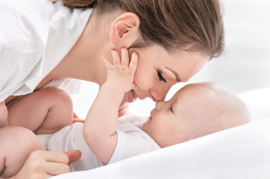 Pielęgnacja skóry noworodka i małego dziecka. Jak radzić sobie z pieluszkowym zapaleniem skóry i otarciami